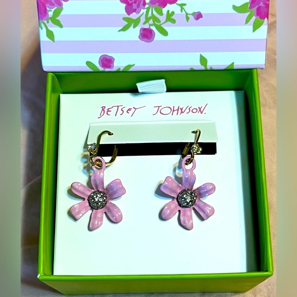 Betsey Johnson Pink Enamel Flower Drop Earrings With Crystal Stone Centers - NWT - Picture 2 of 3